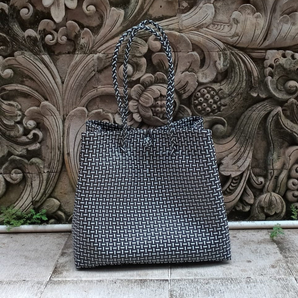 Grid Noir – Chic Collection Black & White Tote